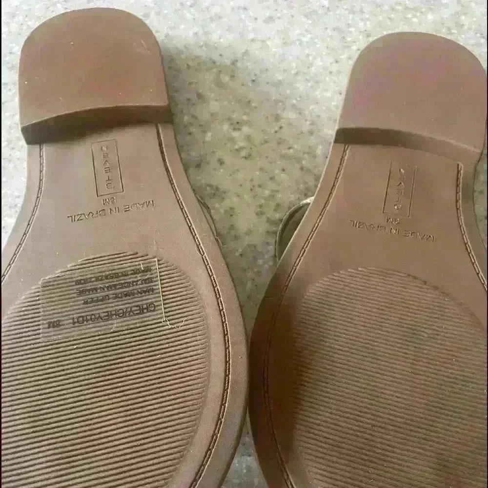 Steve by Steve Madden Flip Flops NWOT - Picture 2 of 3
